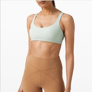 Lululemon free to be wild bra size 6
